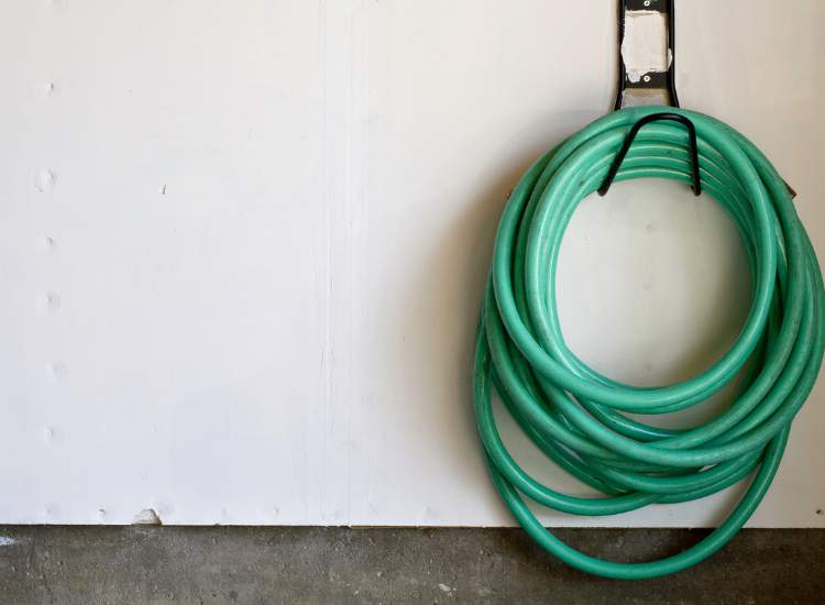 how-to-measure-garden-hose-size